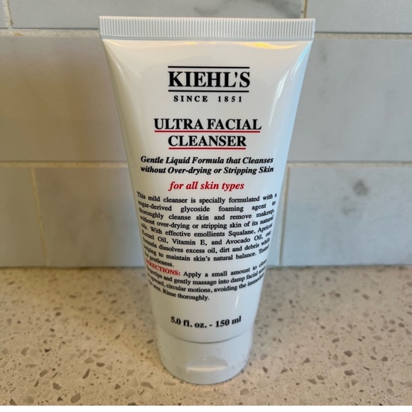 Kiehl’s Ultra Facial Cleanser - Picture 2 of 5